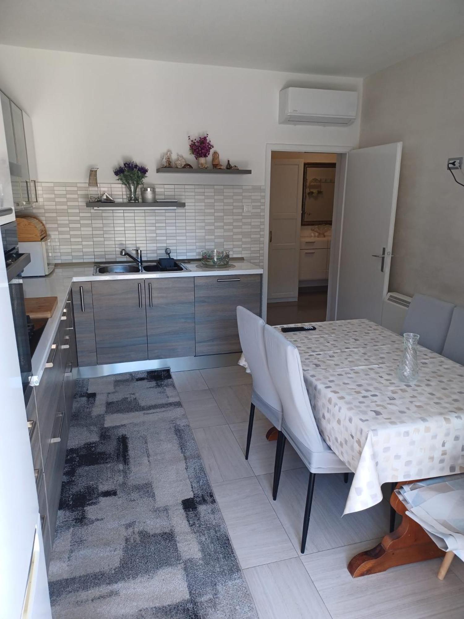 Studio Apartman Marija Трогир Экстерьер фото