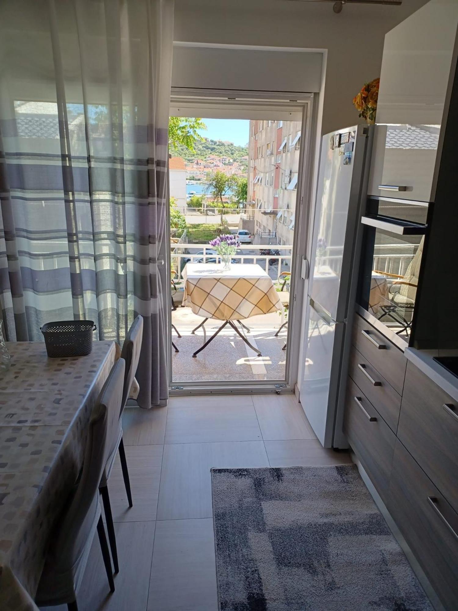 Studio Apartman Marija Трогир Экстерьер фото